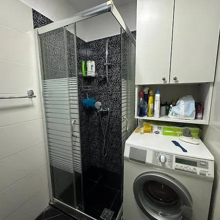 Vibrant Haven Apartamento Tirana
